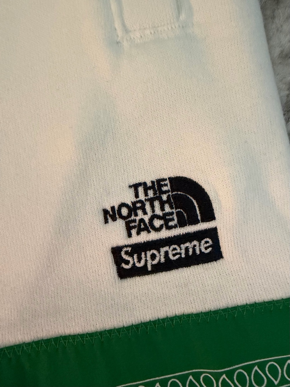Supreme x The North Face Bandana Sweatpants White Green - Picture 5 of 12